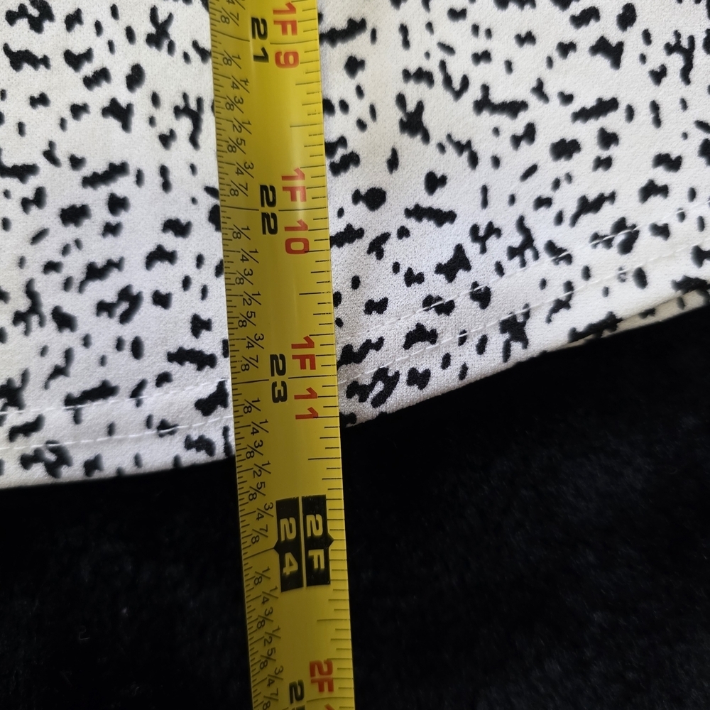 MELLODAY Monochrome Patterned Blouse - Picture 10 of 10